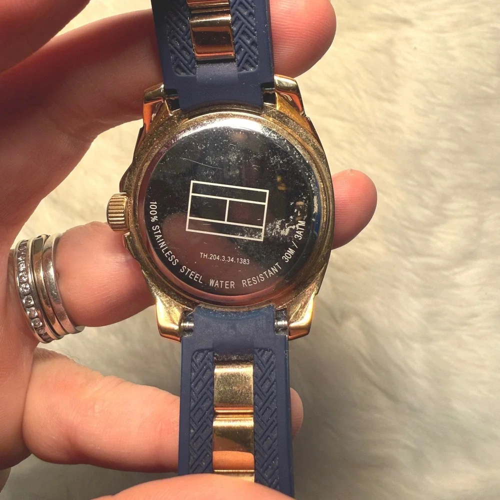 Tommy‎ Hilfiger Womens Watch Navy Blue Silicone Gold Tone Stainless